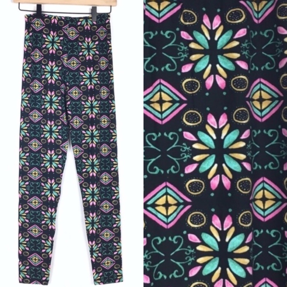 AGNES & DORA Leggings Boho Southwestern Tribal Aztec Bohemian Size S/M NWT